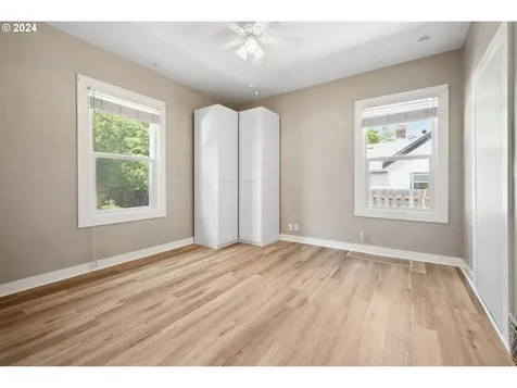 5109 NE 11th Avenue Portland OR 97211