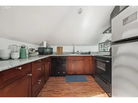 5109 NE 11th Avenue Portland OR 97211