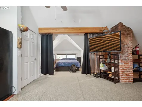 5109 NE 11th Avenue Portland OR 97211