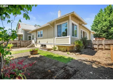 5109 NE 11th Avenue Portland OR 97211