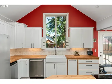 1421 SE 4th Street Gresham OR 97080