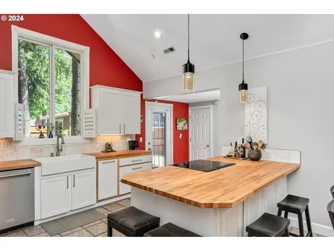 1421 SE 4th Street Gresham OR 97080
