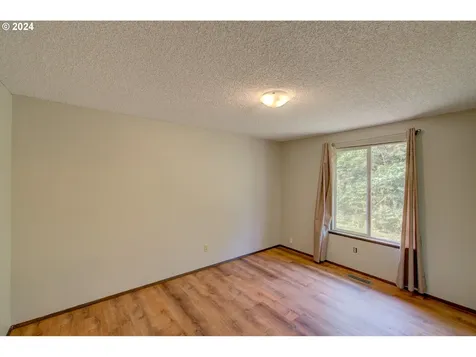 92254 Moore Road Warrenton OR 97146