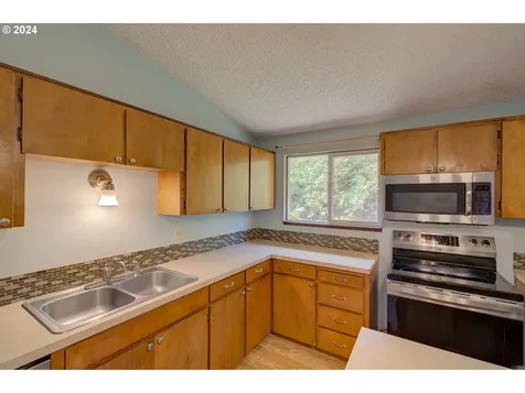 92254 Moore Road Warrenton OR 97146