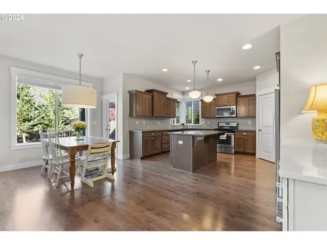11211 NW 325th Avenue North Plains OR 97133