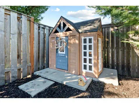 11211 NW 325th Avenue North Plains OR 97133