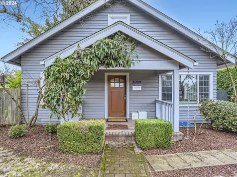 612 E 17th Street Vancouver WA 98663