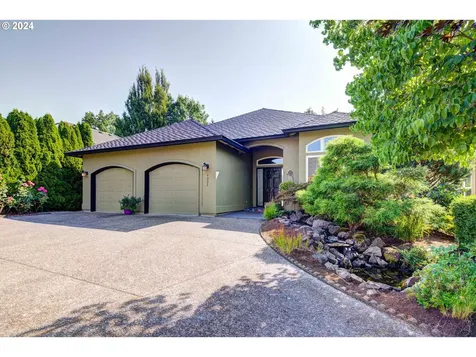 4332 Nw Tamoshanter Way Portland OR 97229