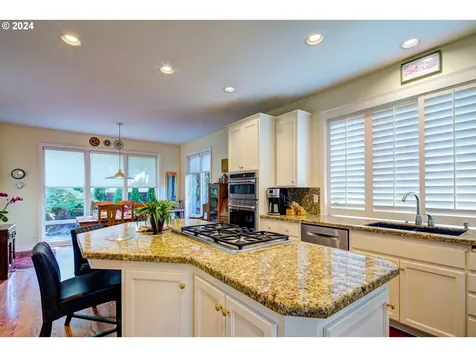 4332 Nw Tamoshanter Way Portland OR 97229