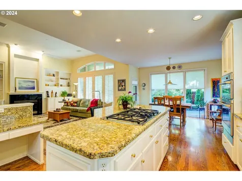 4332 Nw Tamoshanter Way Portland OR 97229