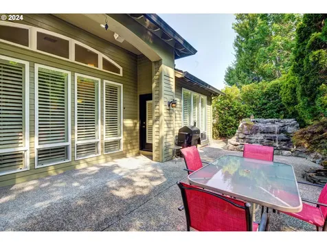 4332 Nw Tamoshanter Way Portland OR 97229