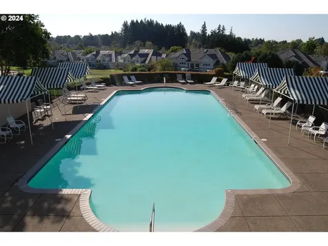 4332 Nw Tamoshanter Way Portland OR 97229