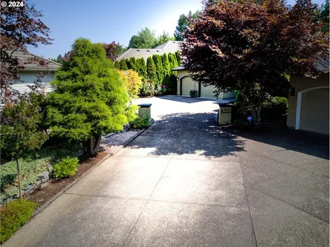 4332 Nw Tamoshanter Way Portland OR 97229