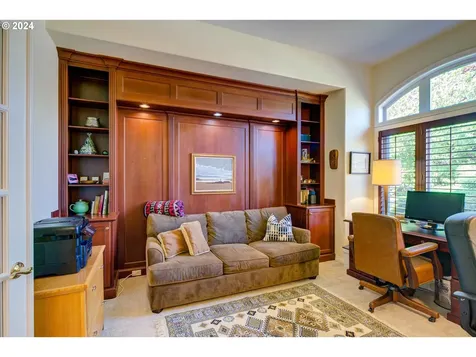 4332 Nw Tamoshanter Way Portland OR 97229