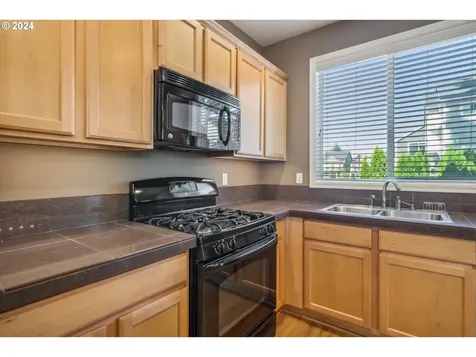 3069 Se Kingswood Avenue Hillsboro OR 97123