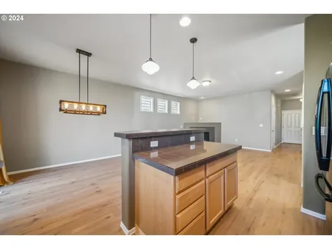 3069 Se Kingswood Avenue Hillsboro OR 97123