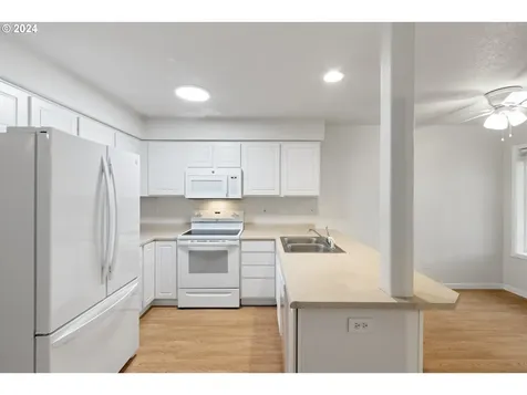664 Ne 9th Street Gresham OR 97030