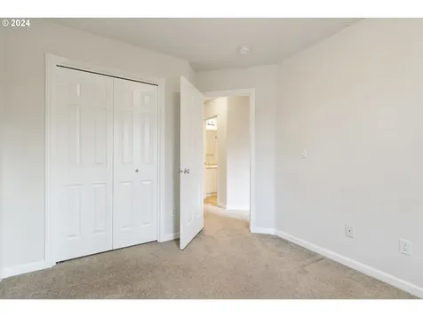 664 Ne 9th Street Gresham OR 97030