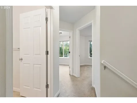 664 Ne 9th Street Gresham OR 97030