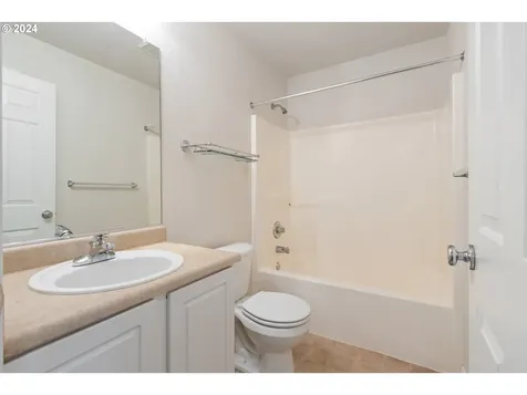 664 Ne 9th Street Gresham OR 97030