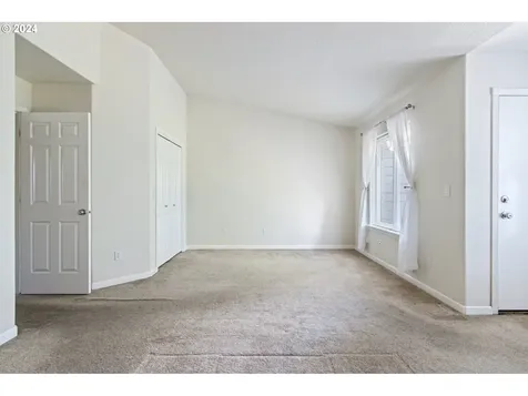 664 Ne 9th Street Gresham OR 97030