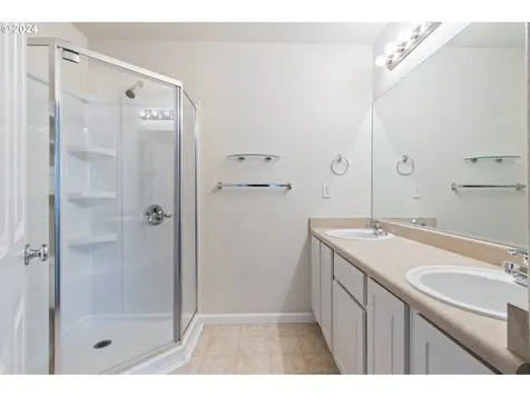 664 Ne 9th Street Gresham OR 97030