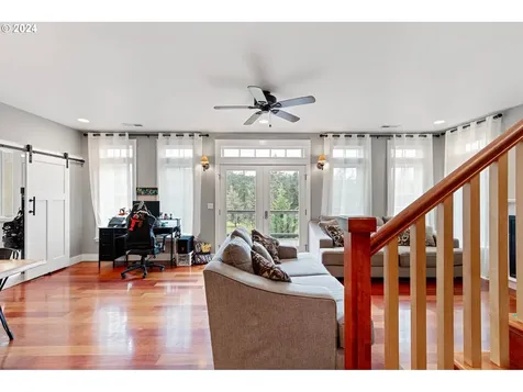 1040 Holly Avenue Cottage Grove OR 97424