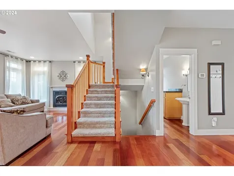 1040 Holly Avenue Cottage Grove OR 97424