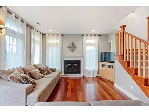 1040 Holly Avenue Cottage Grove OR 97424