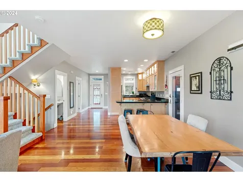 1040 Holly Avenue Cottage Grove OR 97424