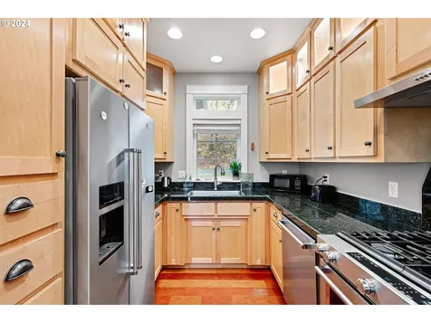 1040 Holly Avenue Cottage Grove OR 97424