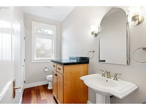 1040 Holly Avenue Cottage Grove OR 97424