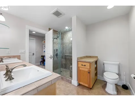 1040 Holly Avenue Cottage Grove OR 97424