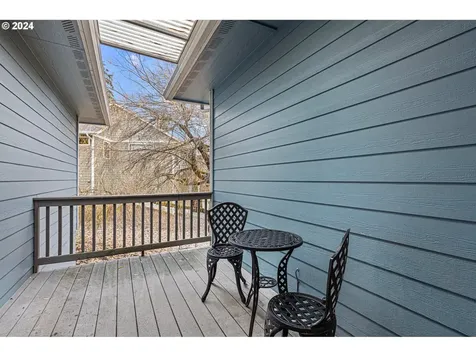 1040 Holly Avenue Cottage Grove OR 97424
