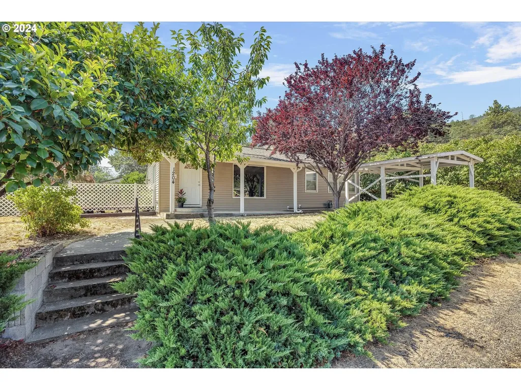 1204 Pomona Street The Dalles OR 97058