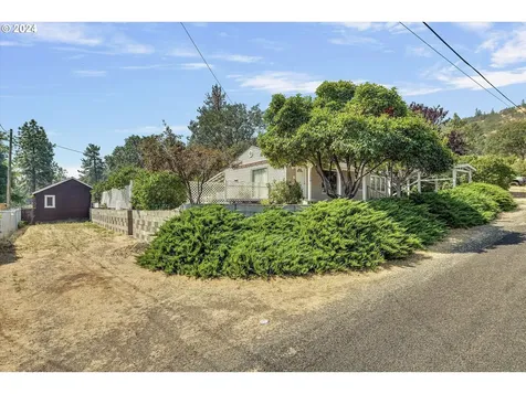 1204 Pomona Street The Dalles OR 97058