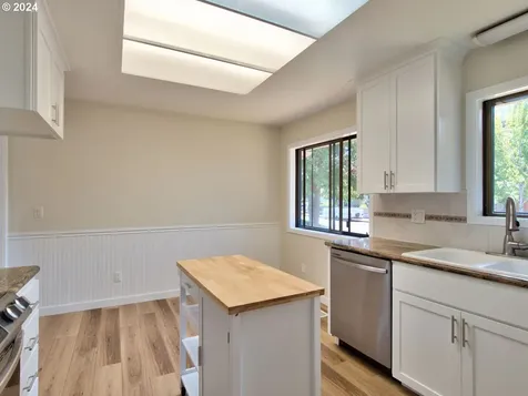 14255 SW Barlow Court Beaverton OR 97008