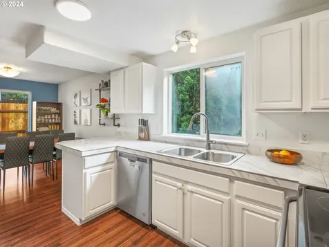 5007 SE Malden Drive Portland OR 97206