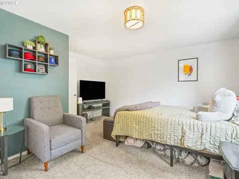 5007 SE Malden Drive Portland OR 97206