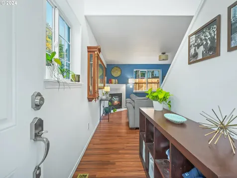 5007 SE Malden Drive Portland OR 97206