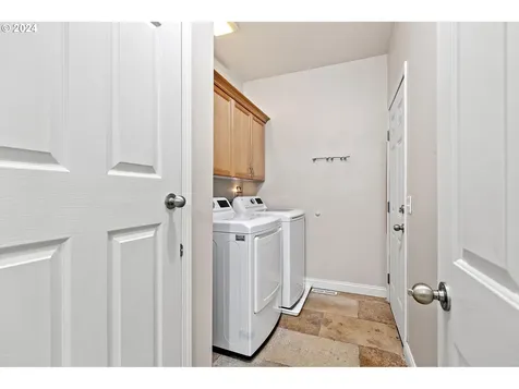 3790 Berkshire Street Eugene OR 97401