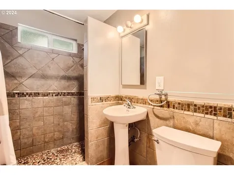 103 Ne 107th Street Vancouver WA 98685