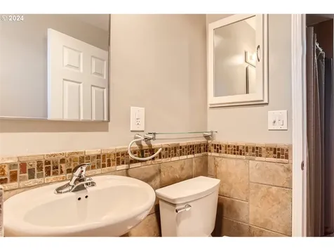 103 Ne 107th Street Vancouver WA 98685