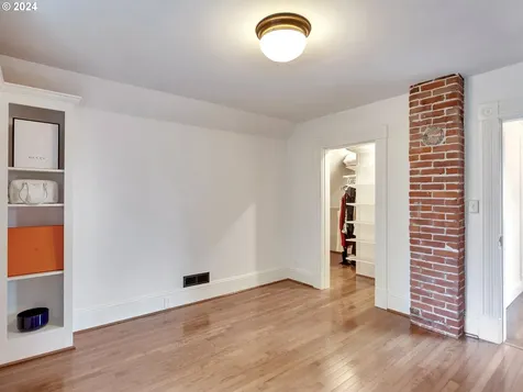 1724 Sw Clay Street Portland OR 97201