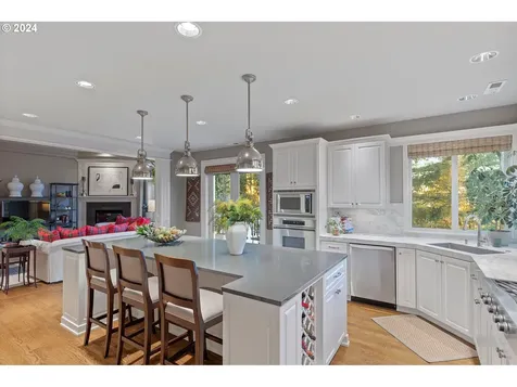9234 NW Murdock Street Portland OR 97229