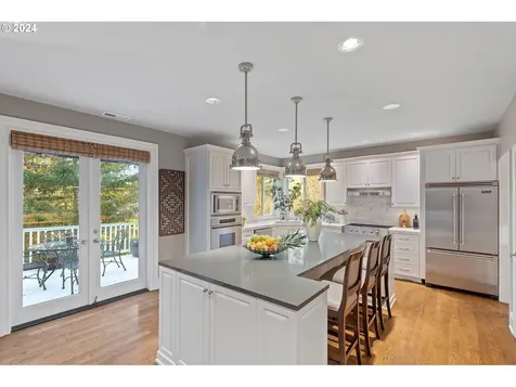 9234 NW Murdock Street Portland OR 97229