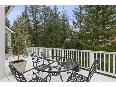 9234 NW Murdock Street Portland OR 97229