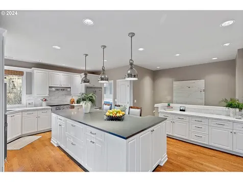 9234 NW Murdock Street Portland OR 97229