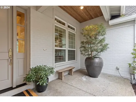 9234 NW Murdock Street Portland OR 97229