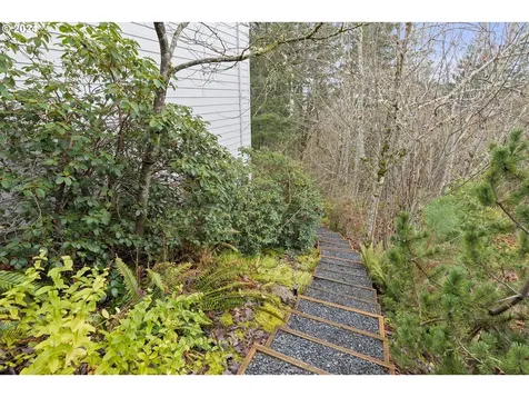 9234 NW Murdock Street Portland OR 97229